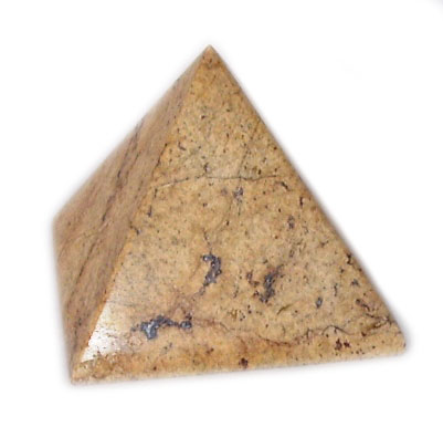 Pyramída z mramoru