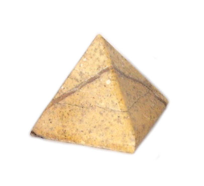 Pyramída z mramoru